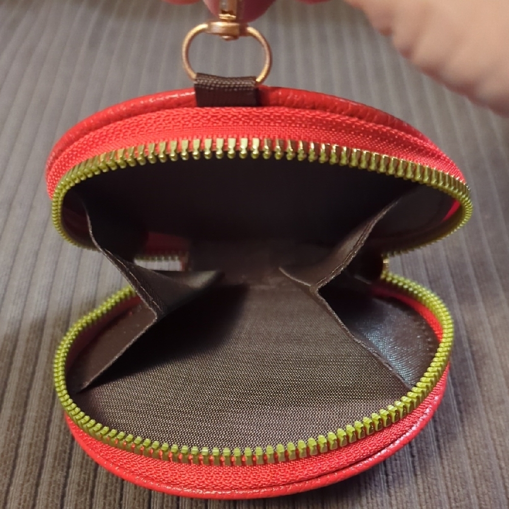 Red Round Coin Purse - Picture 2 of 2